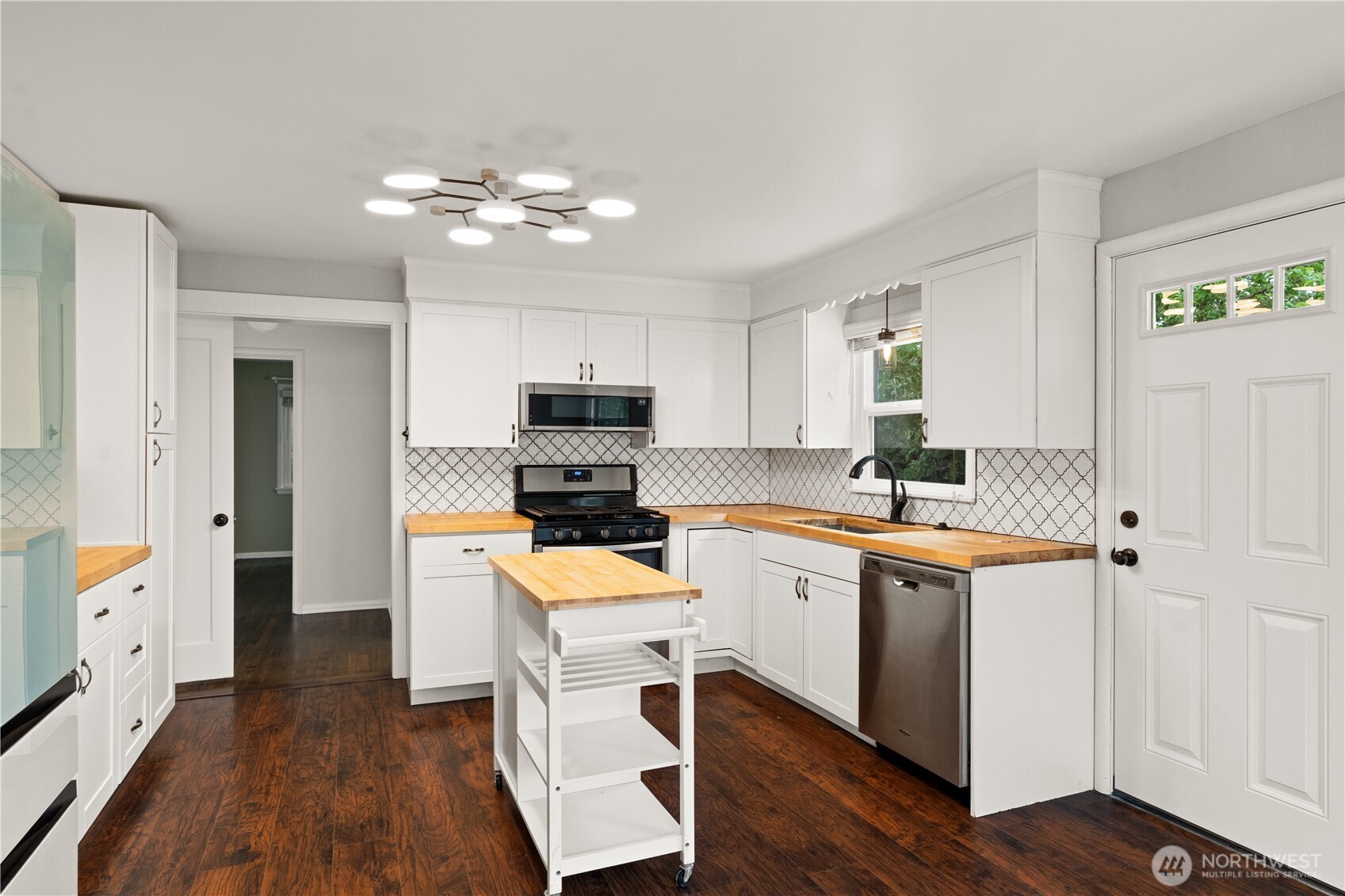 6630 S Warner Street , Tacoma, WA 98409