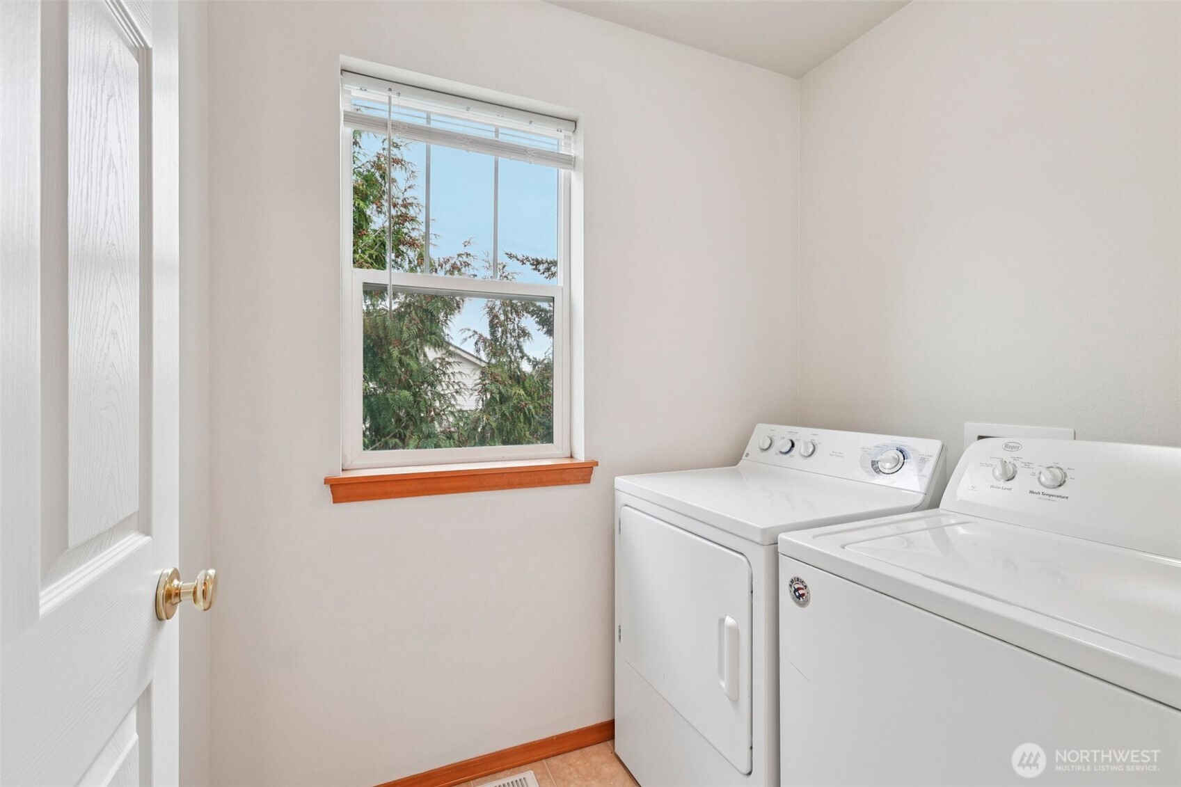 21303 41st Court W, Mountlake Terrace, WA 98043