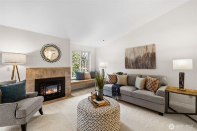 12611 109th Court NE #J302, Kirkland, WA 98034