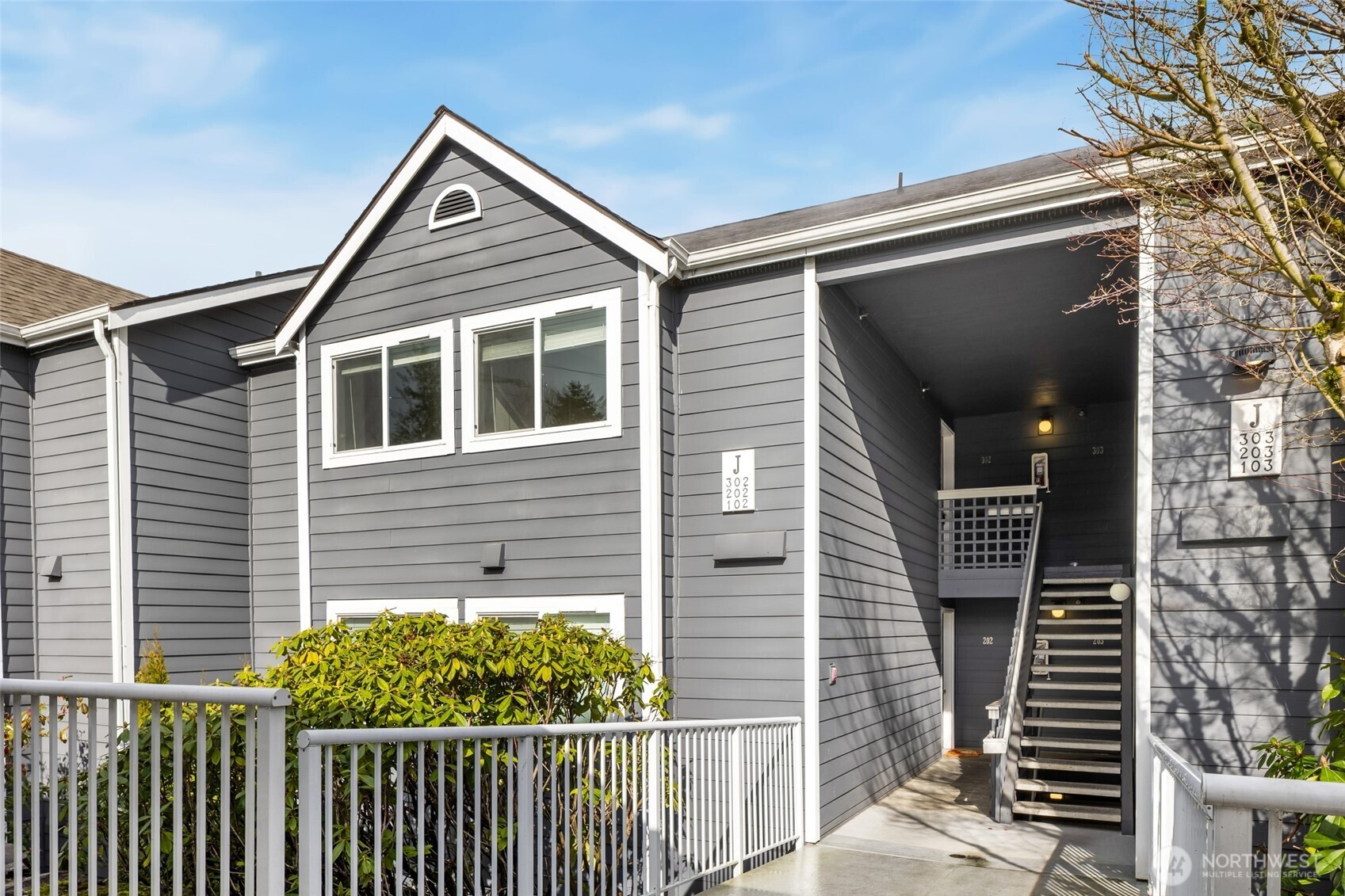 12611 109th Court NE #J302, Kirkland, WA 98034