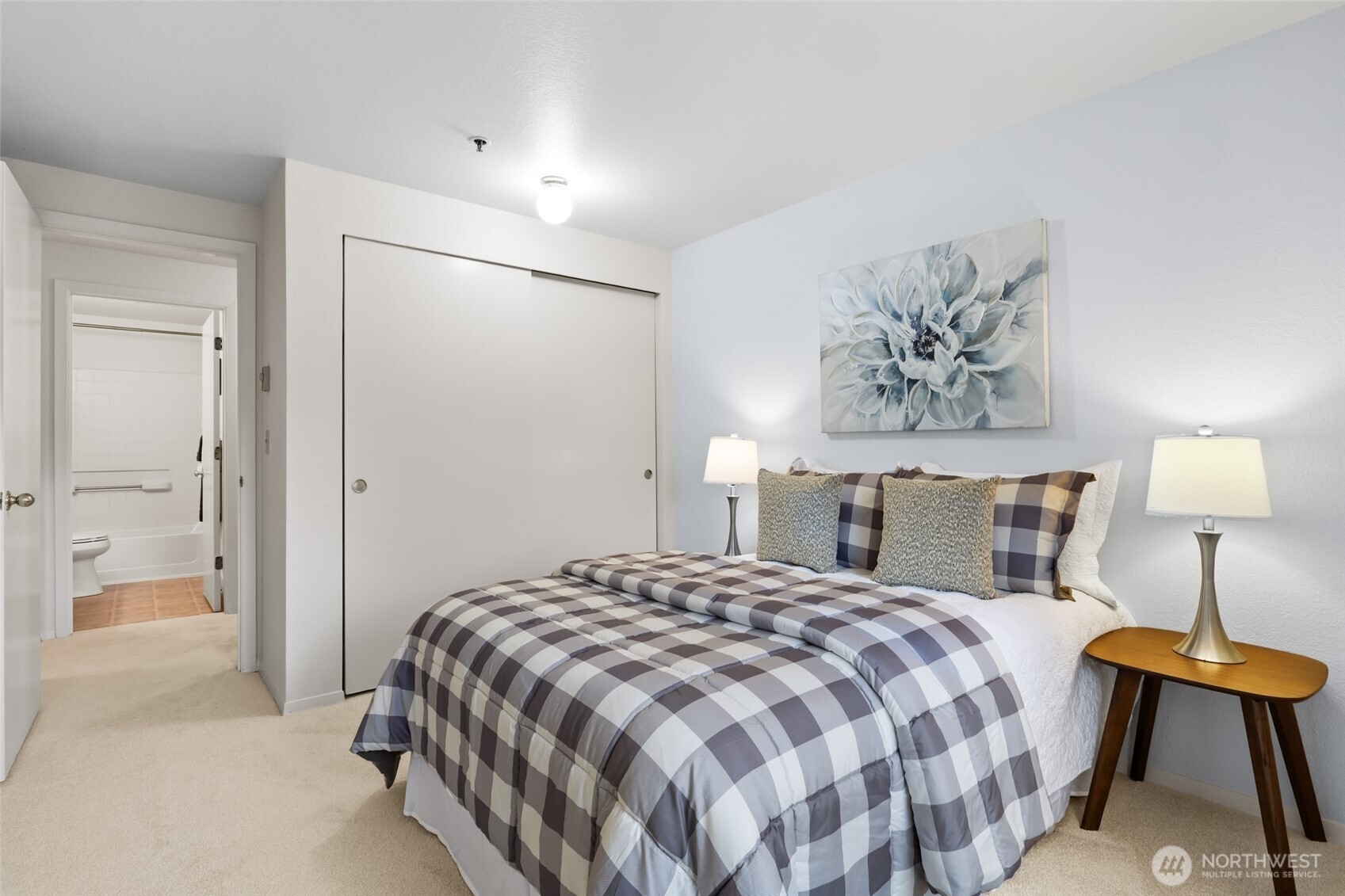 12611 109th Court NE #J302, Kirkland, WA 98034