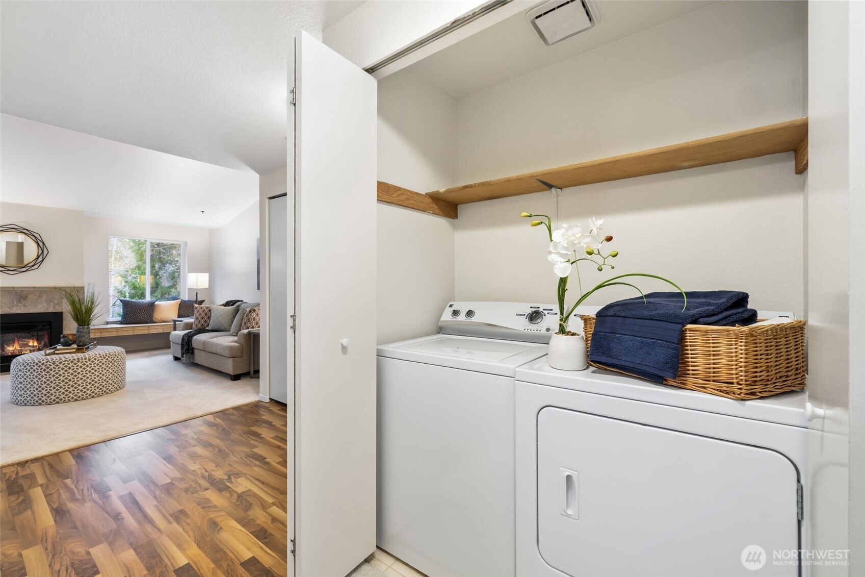 12611 109th Court NE #J302, Kirkland, WA 98034