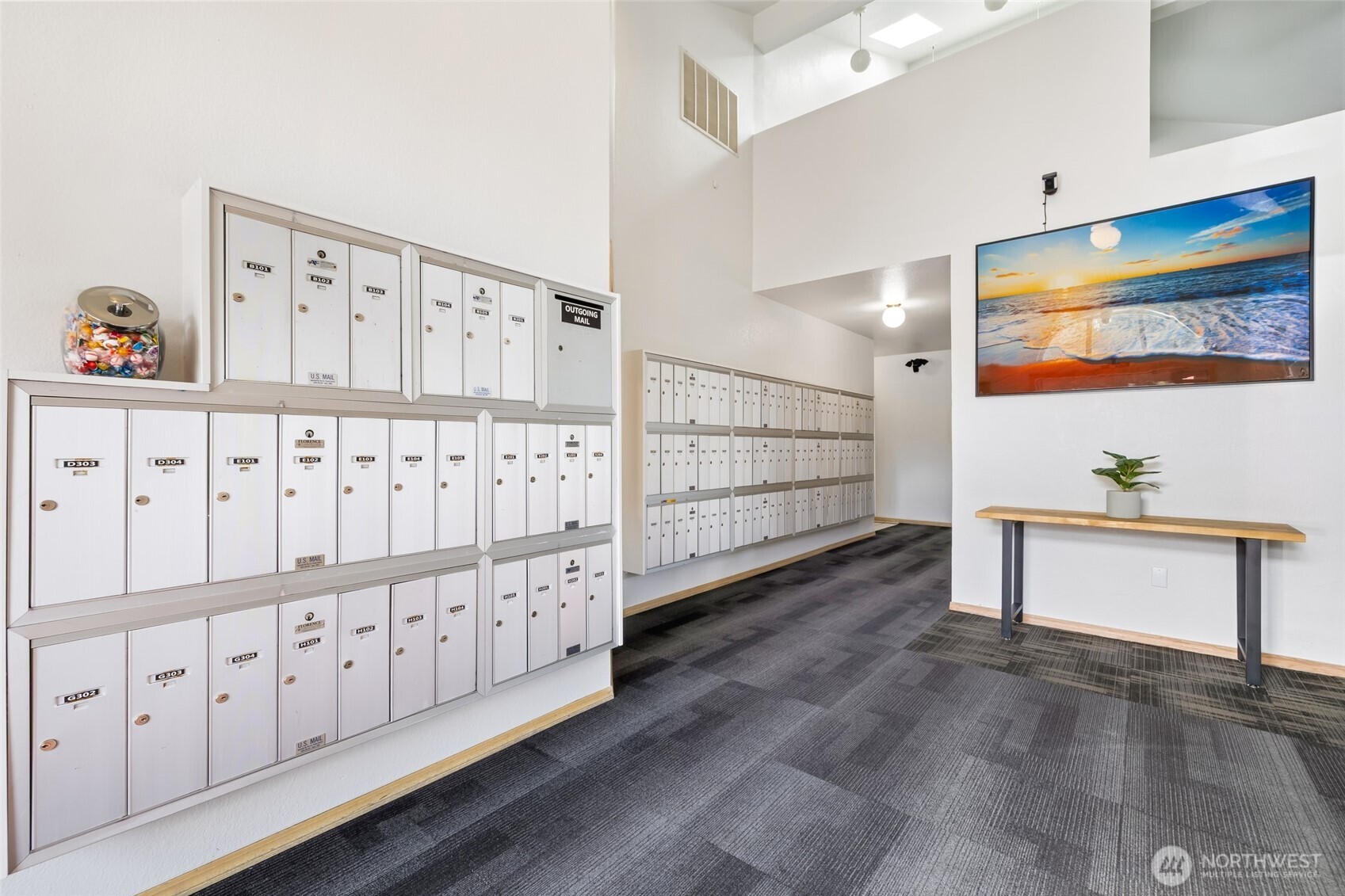 12611 109th Court NE #J302, Kirkland, WA 98034