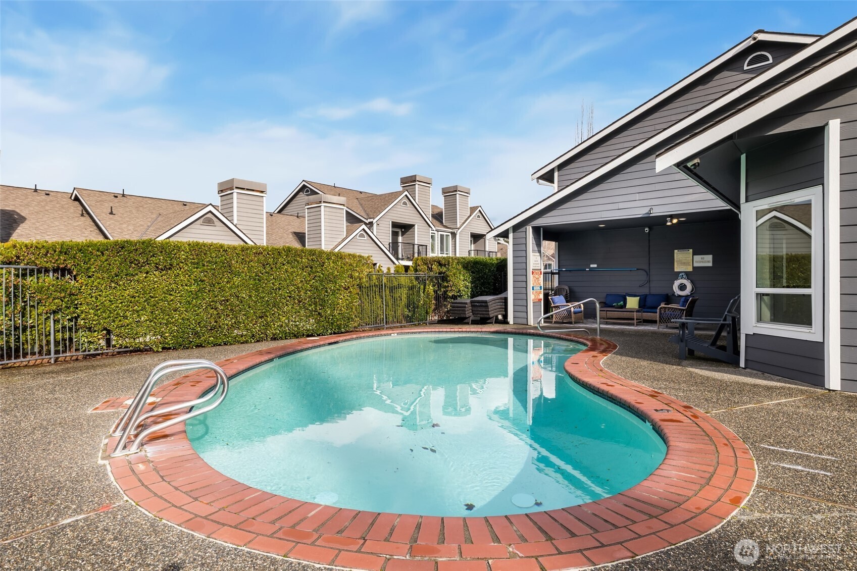 12611 109th Court NE #J302, Kirkland, WA 98034