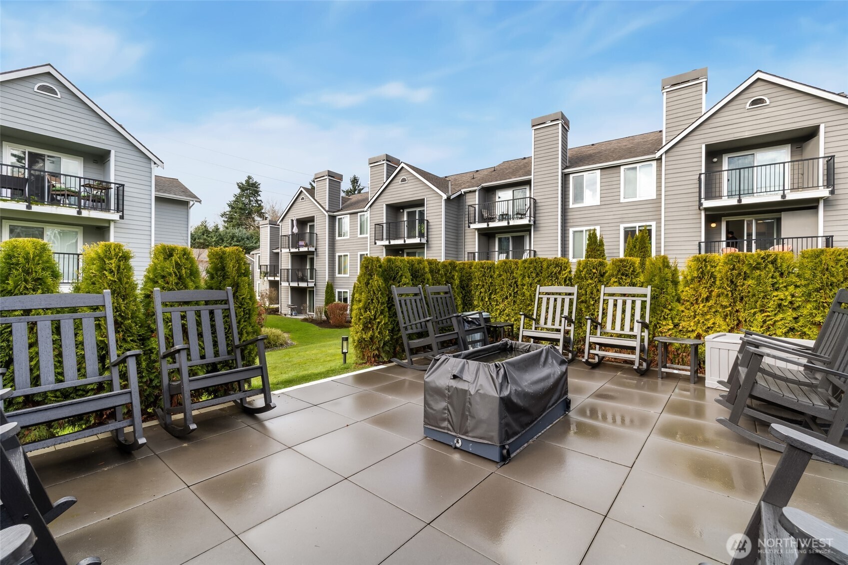 12611 109th Court NE #J302, Kirkland, WA 98034