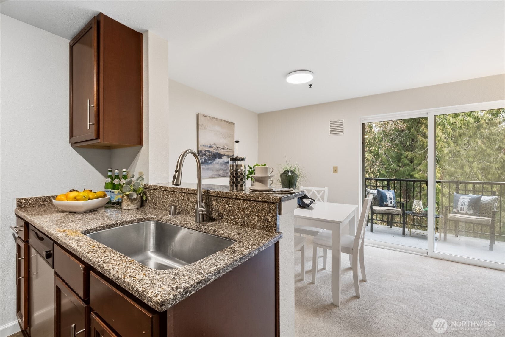 12611 109th Court NE #J302, Kirkland, WA 98034