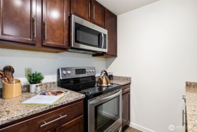 12611 109th Court NE #J302, Kirkland, WA 98034 - Photo 8
