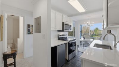 1800 43rd Avenue E #401, Seattle, WA 98112 - Photo 8