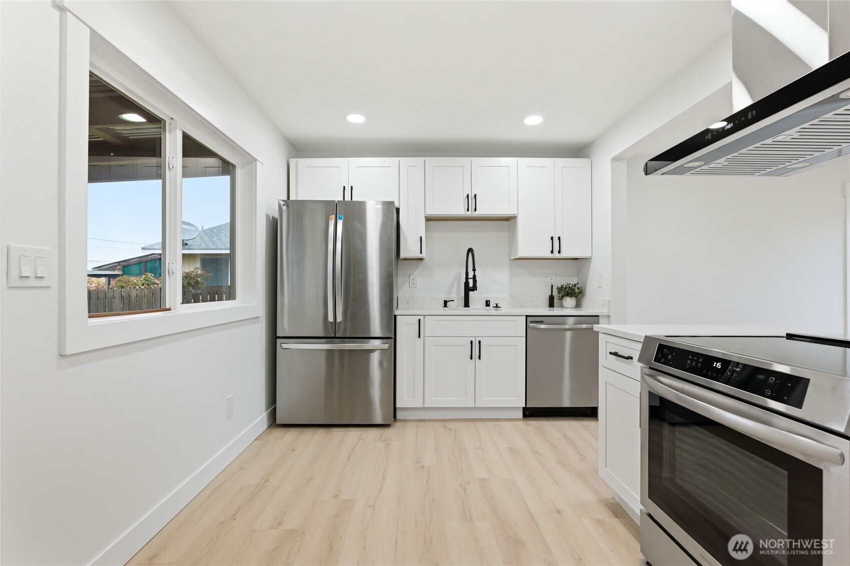 3710 E F Street , Tacoma, WA 98404