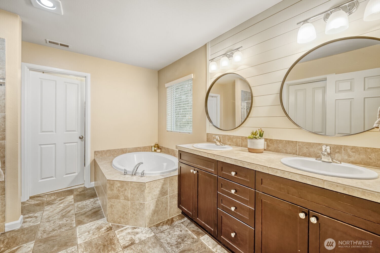 16720 80th Avenue Ct E, Puyallup, WA 98375