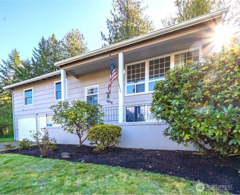 6215 Maple View Drive , Bremerton, WA 98312
