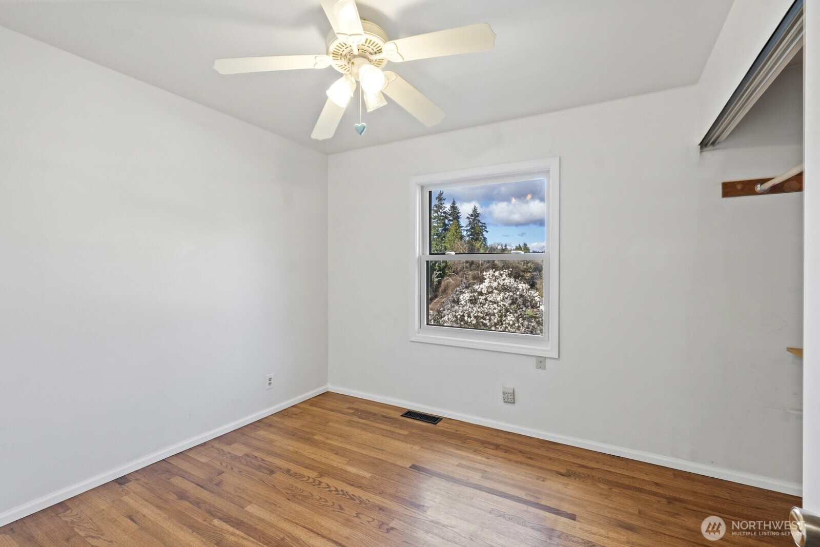 6215 Maple View Drive , Bremerton, WA 98312