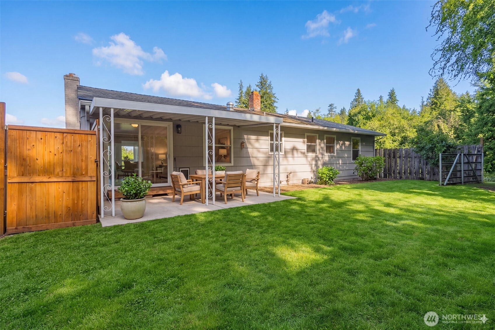 6215 Maple View Drive , Bremerton, WA 98312