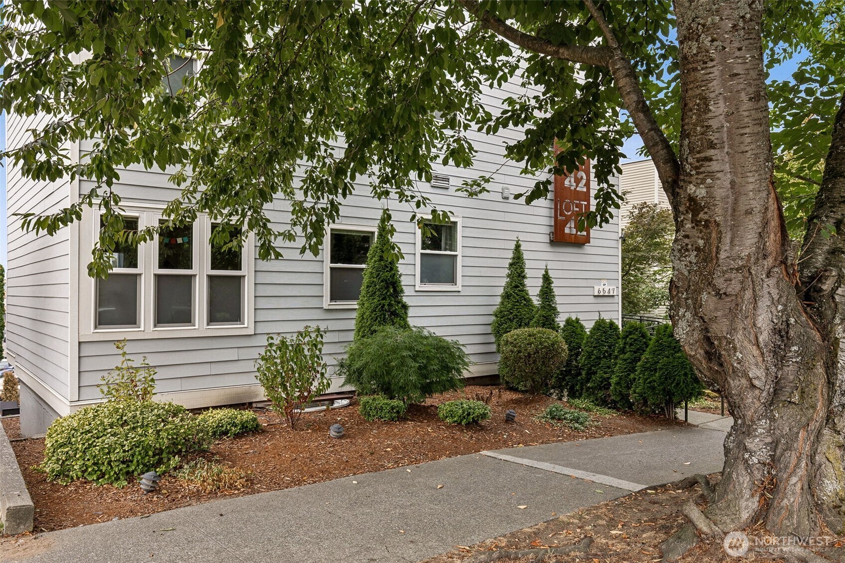 6547 42nd Avenue SW #205, Seattle, WA 98136