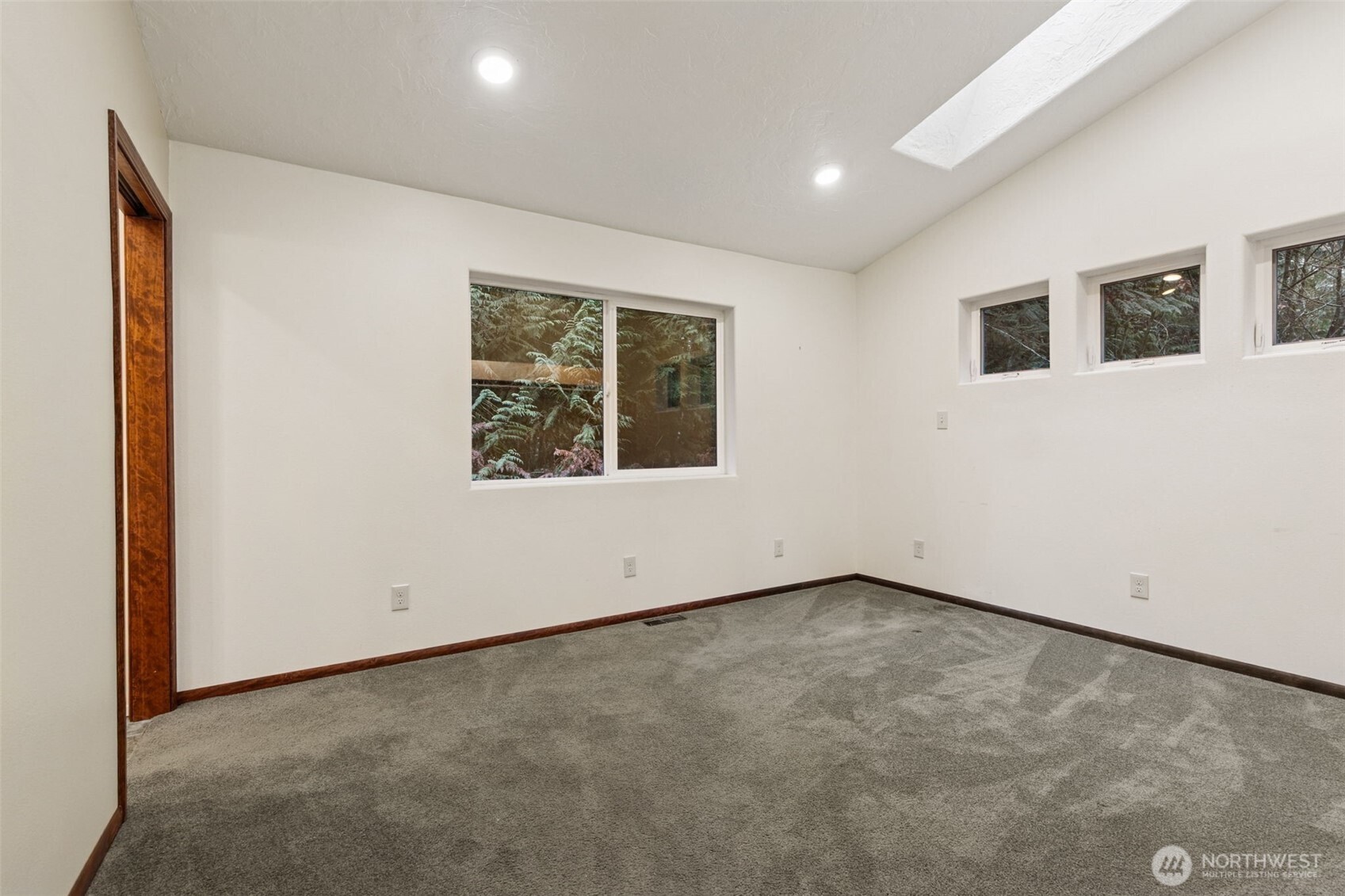 521 N Fairway Drive W, Hoodsport, WA 98548