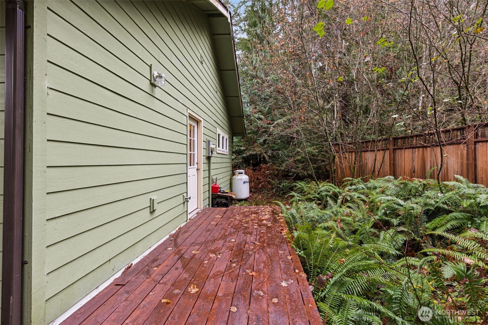 521 N Fairway Drive W, Hoodsport, WA 98548