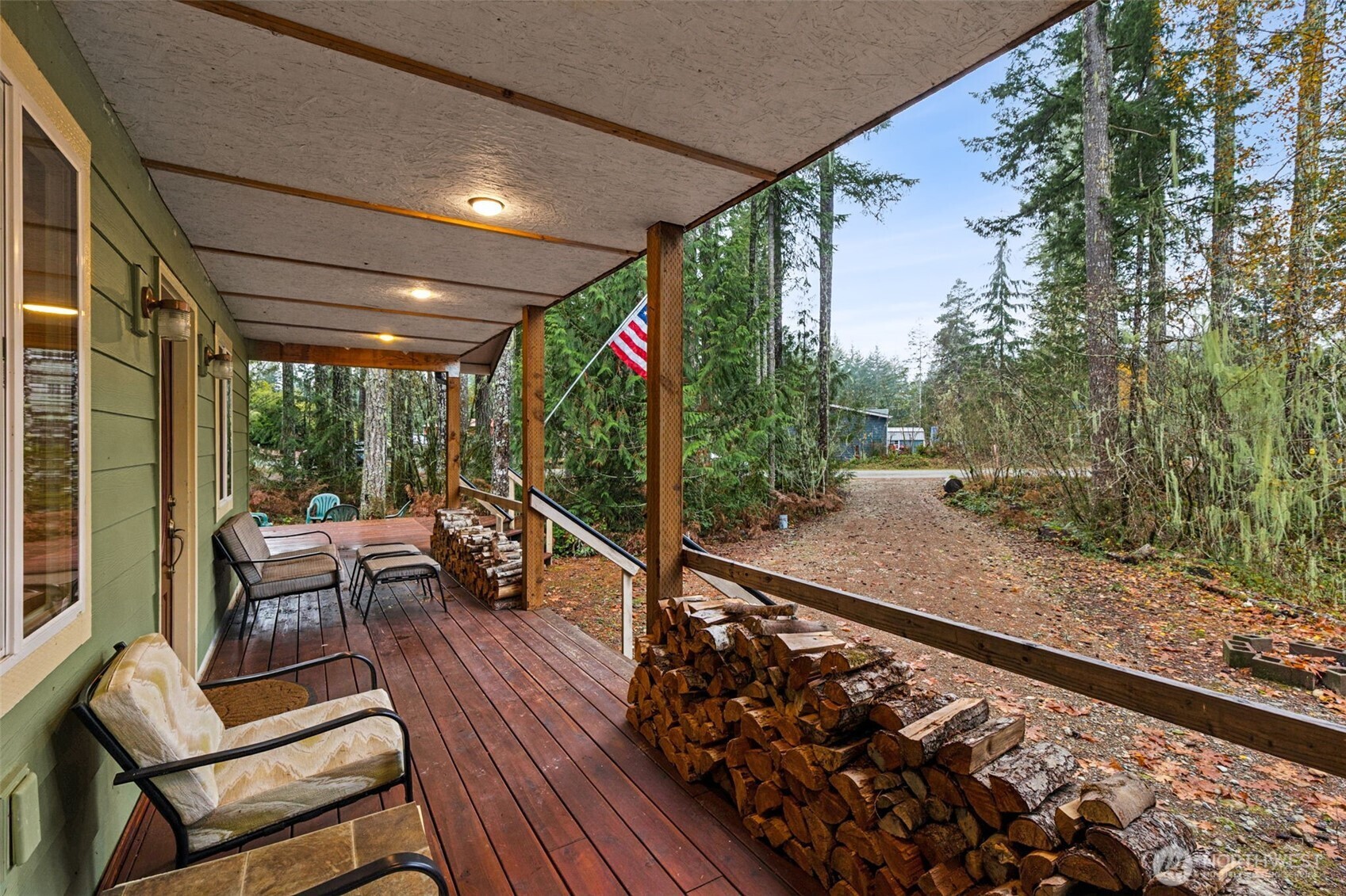 521 N Fairway Drive W, Hoodsport, WA 98548