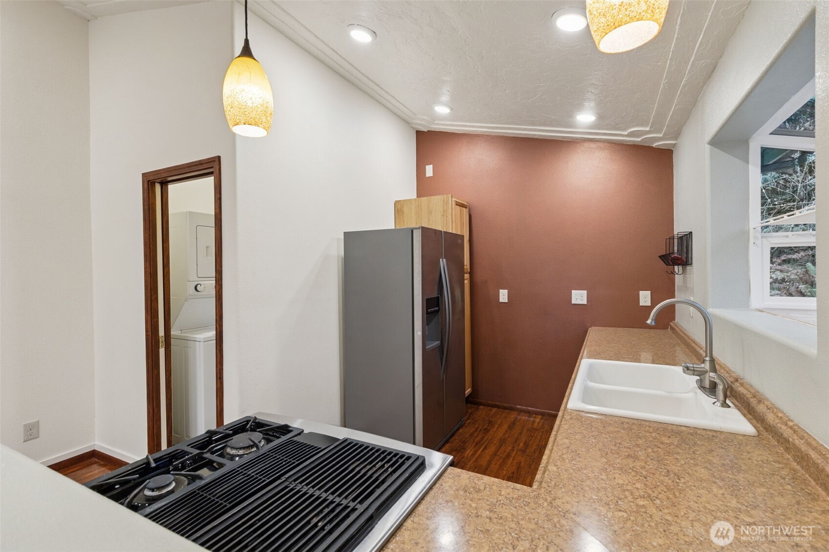 521 N Fairway Drive W, Hoodsport, WA 98548