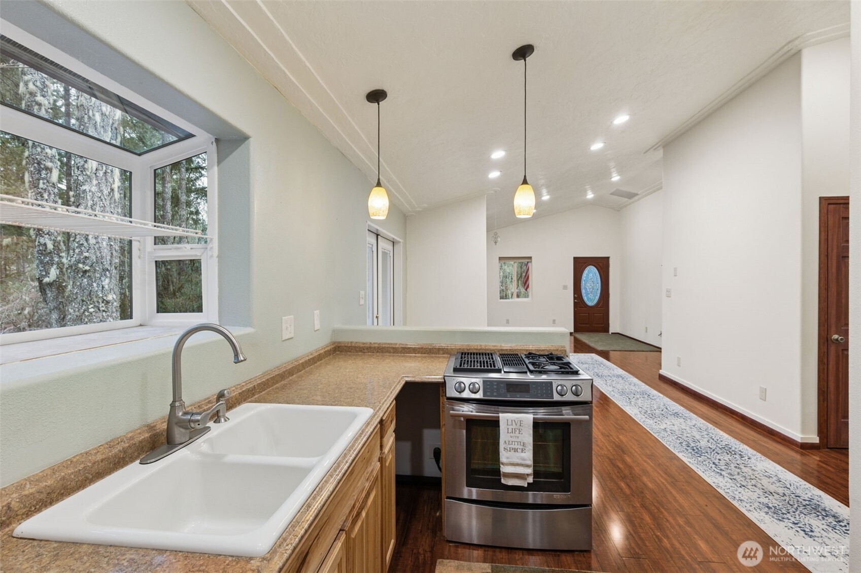 521 N Fairway Drive W, Hoodsport, WA 98548