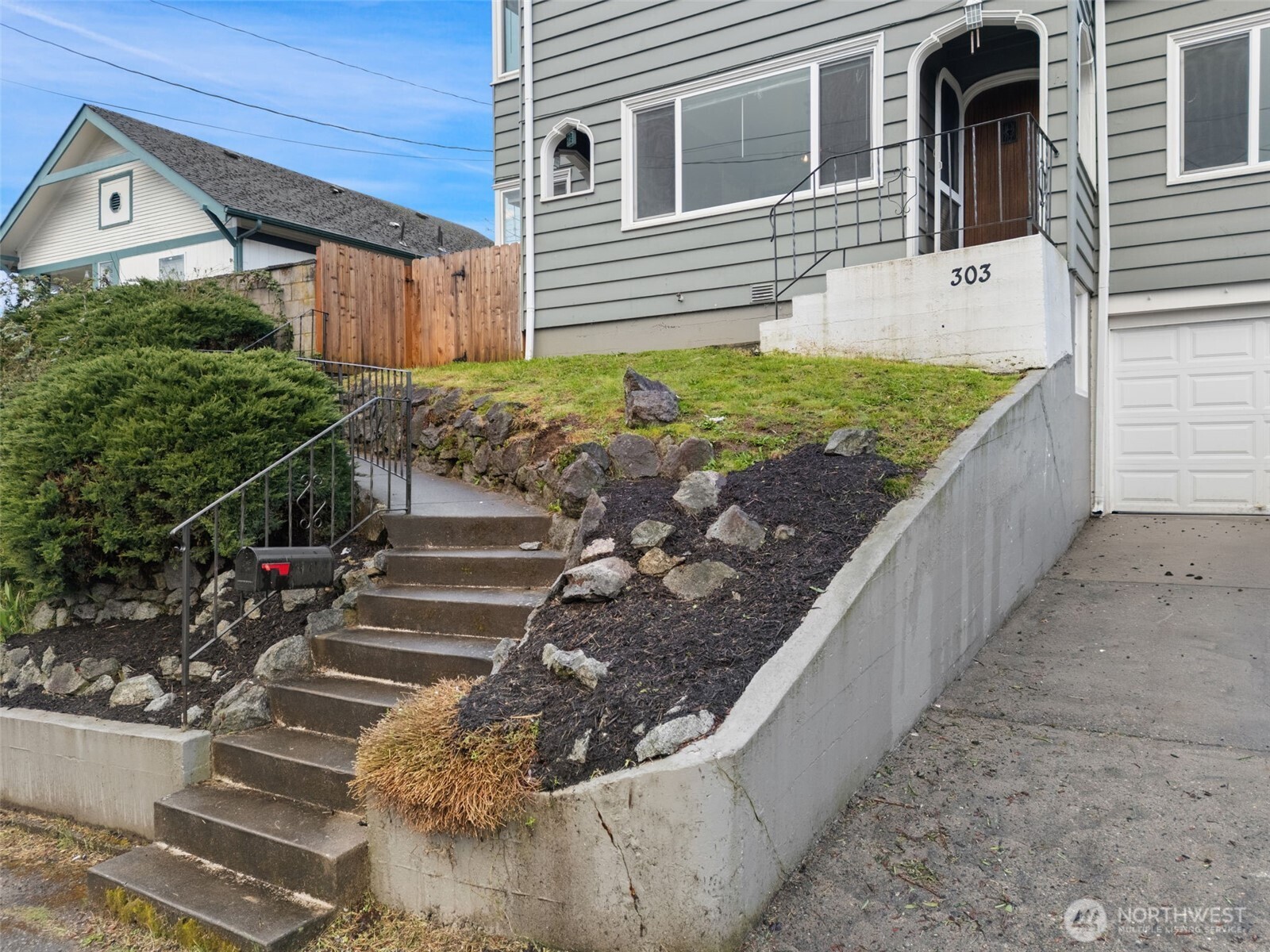 303 S Lafayette Avenue , Bremerton, WA 98312
