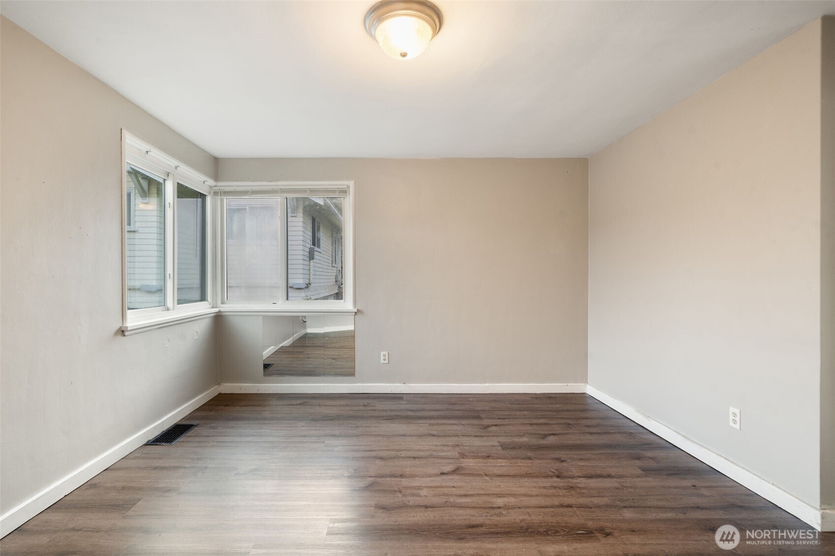 303 S Lafayette Avenue , Bremerton, WA 98312