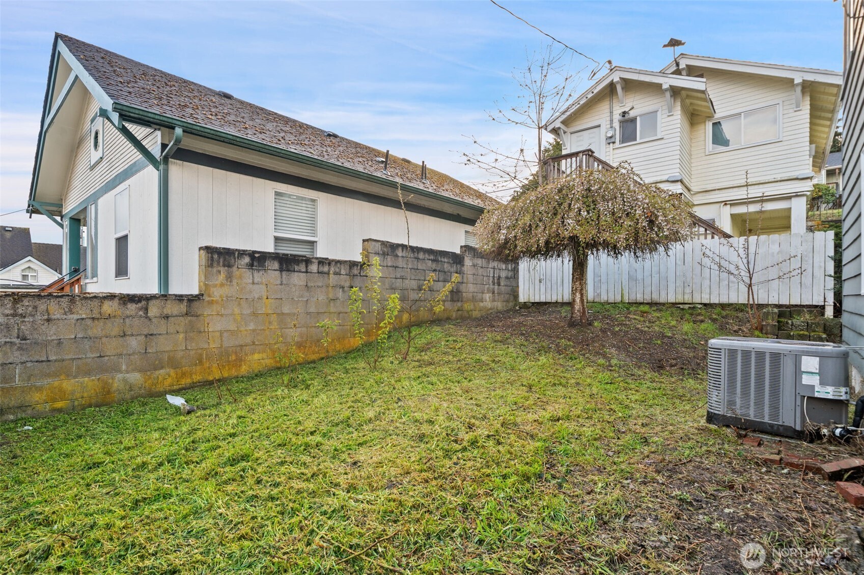 303 S Lafayette Avenue , Bremerton, WA 98312
