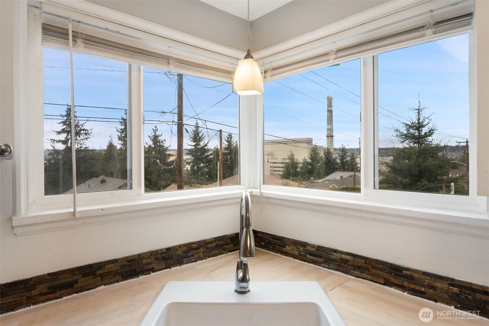 303 S Lafayette Avenue , Bremerton, WA 98312