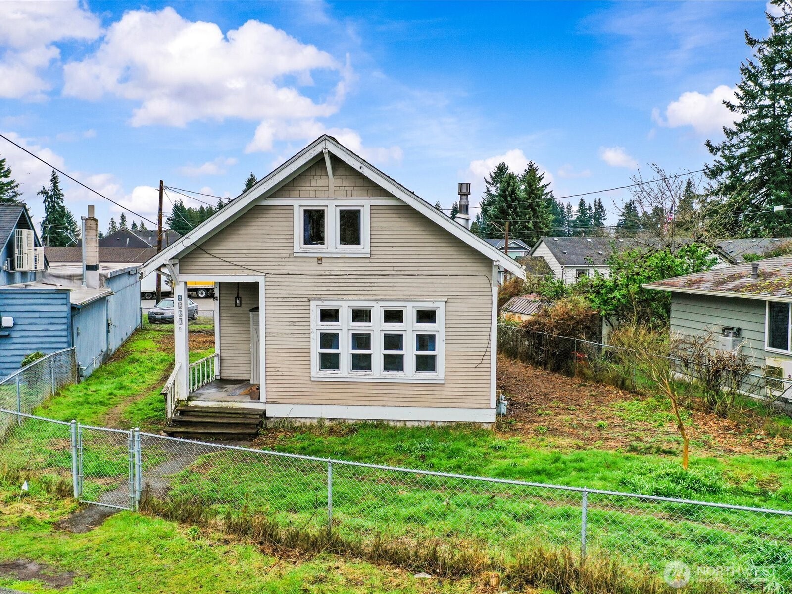 6807 Commercial Avenue , Everett, WA 98203-5304