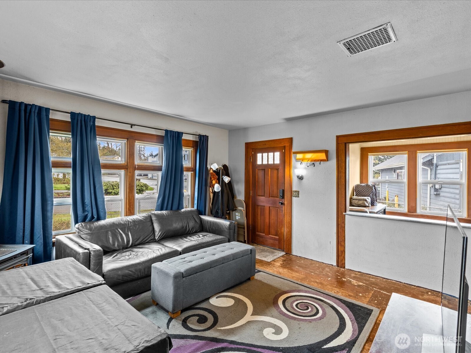 6807 Commercial Avenue , Everett, WA 98203-5304