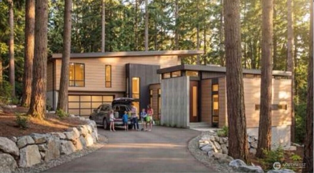 7017 NE 132 , Kirkland, WA 98034