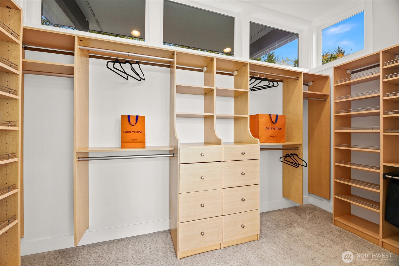 3037 NE Harrison Drive , Issaquah, WA 98029