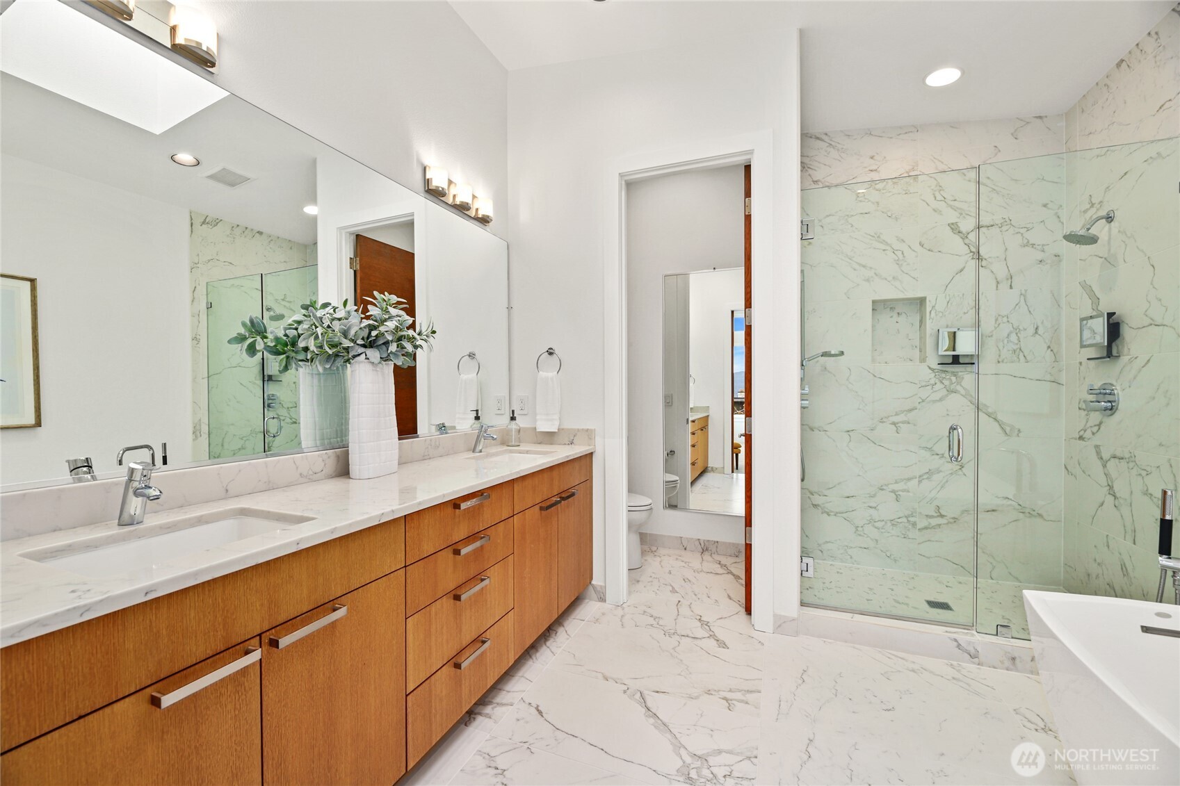 3037 NE Harrison Drive , Issaquah, WA 98029