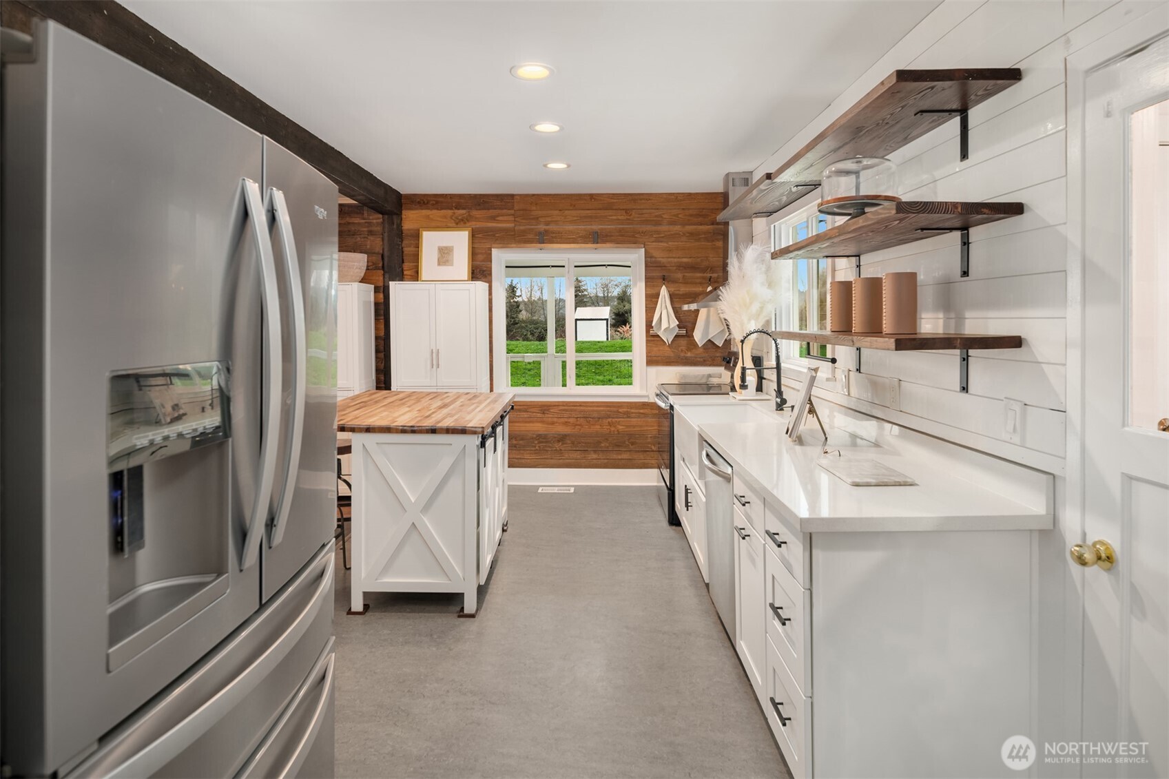 6001 Riverview Road , Snohomish, WA 98290