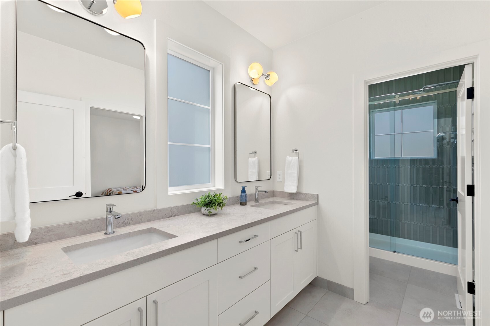 13017 NE 113th st #1, Kirkland, WA 98033