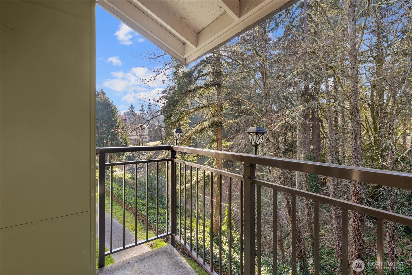 31500 33rd Place SW #E201, Federal Way, WA 98023