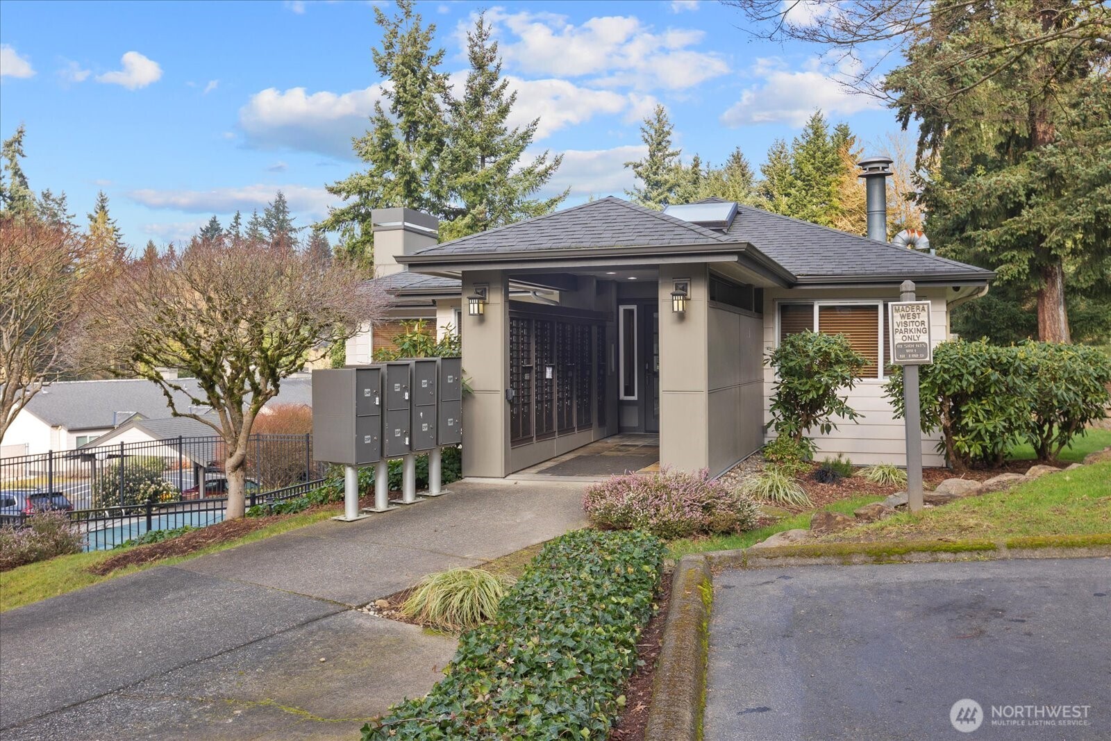 31500 33rd Place SW #E201, Federal Way, WA 98023