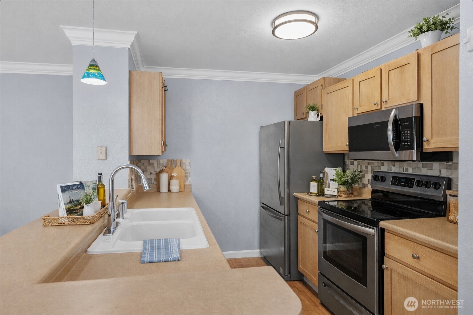 31500 33rd Place SW #E201, Federal Way, WA 98023