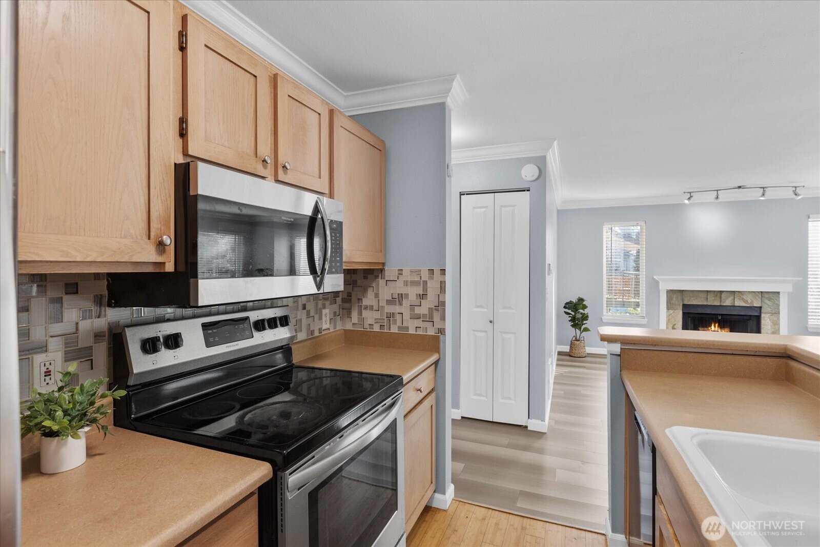 31500 33rd Place SW #E201, Federal Way, WA 98023