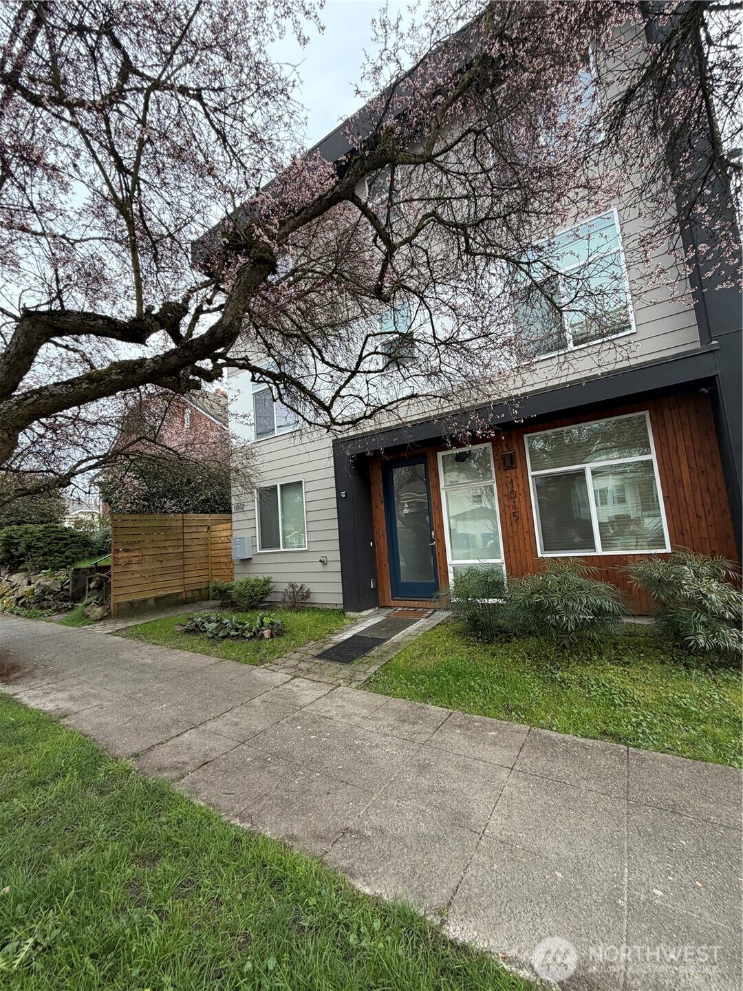 1017 NE 55th Street , Seattle, WA 98105