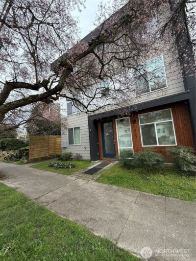 1017 NE 55th Street , Seattle, WA 98105