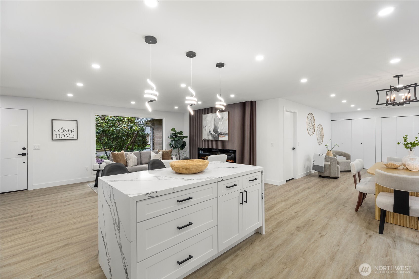 14128 82nd Place NE, Kirkland, WA 98034