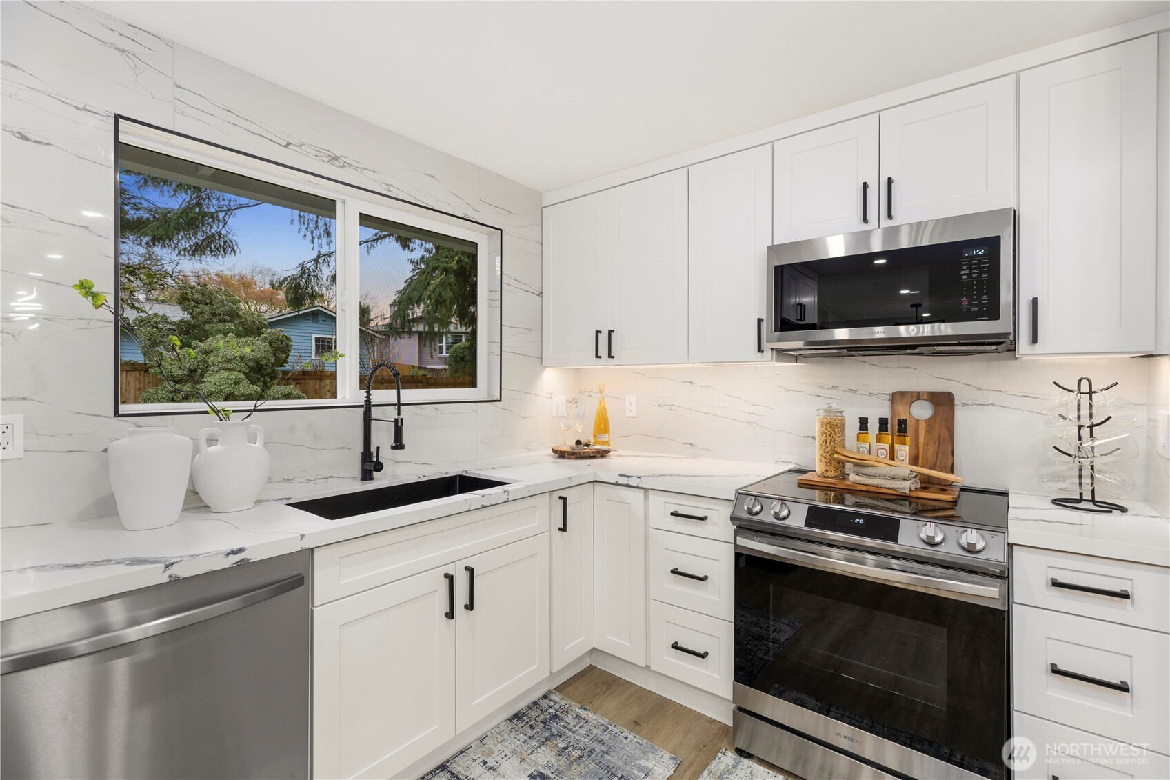 14128 82nd Place NE, Kirkland, WA 98034