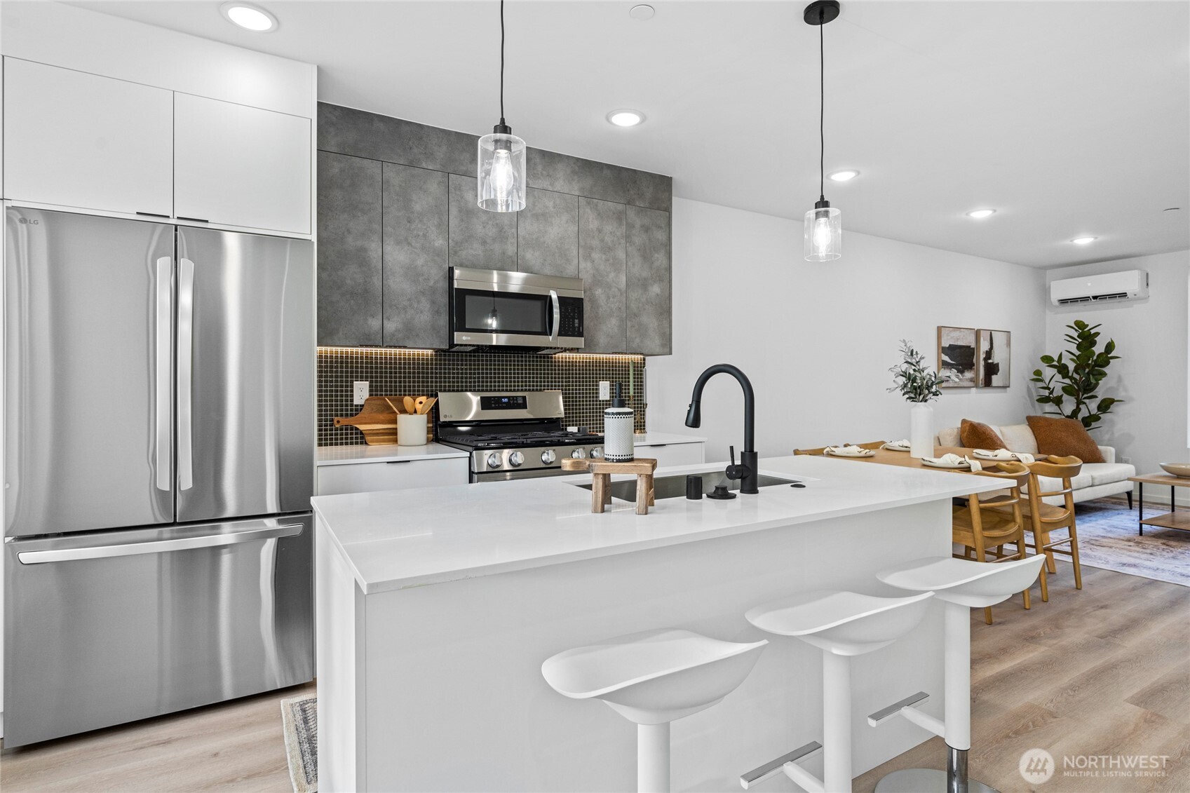 12510 35th Avenue NE #E, Seattle, WA 98125