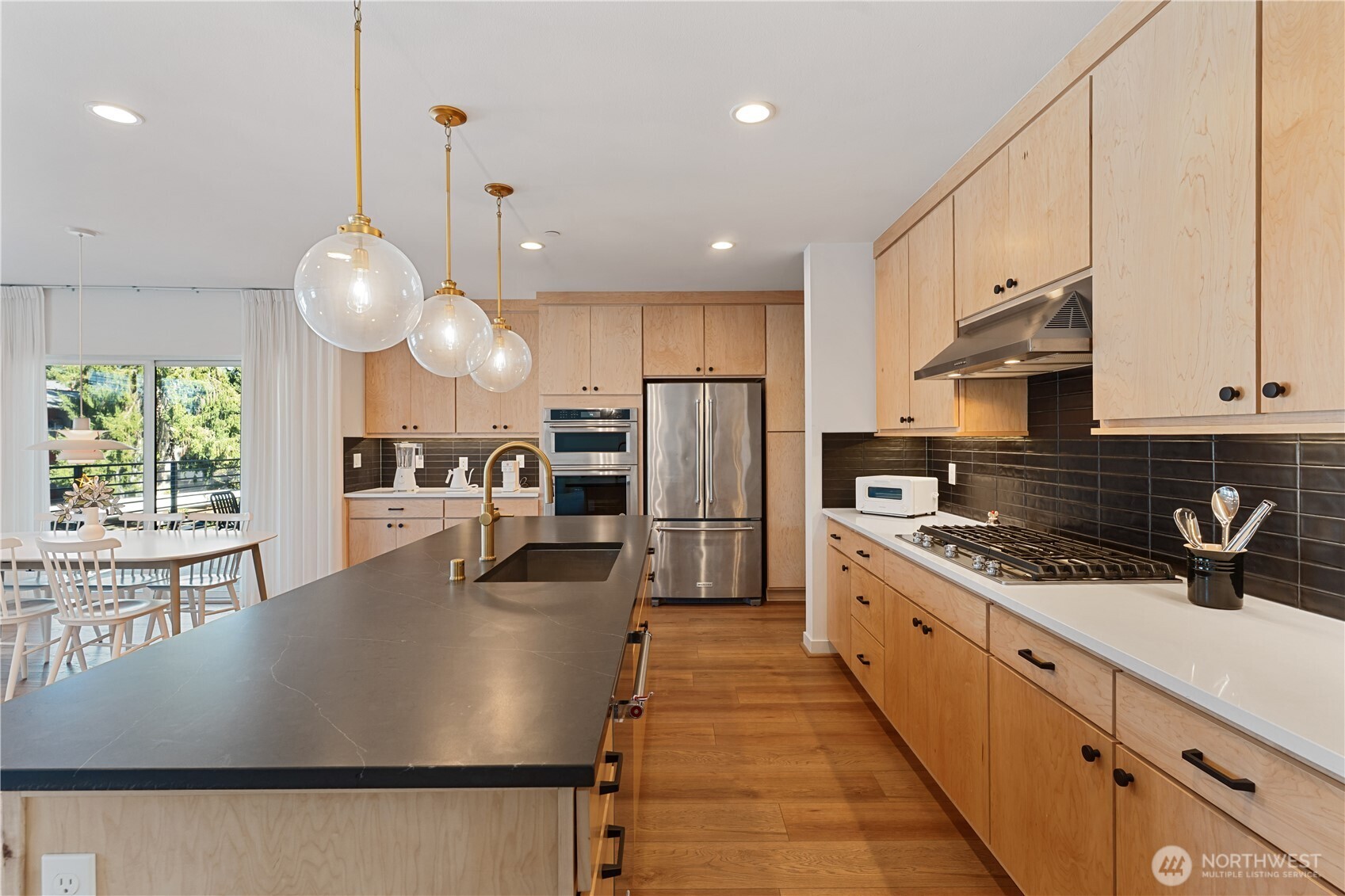 15538 NE 15th Place #301, Bellevue, WA 98007
