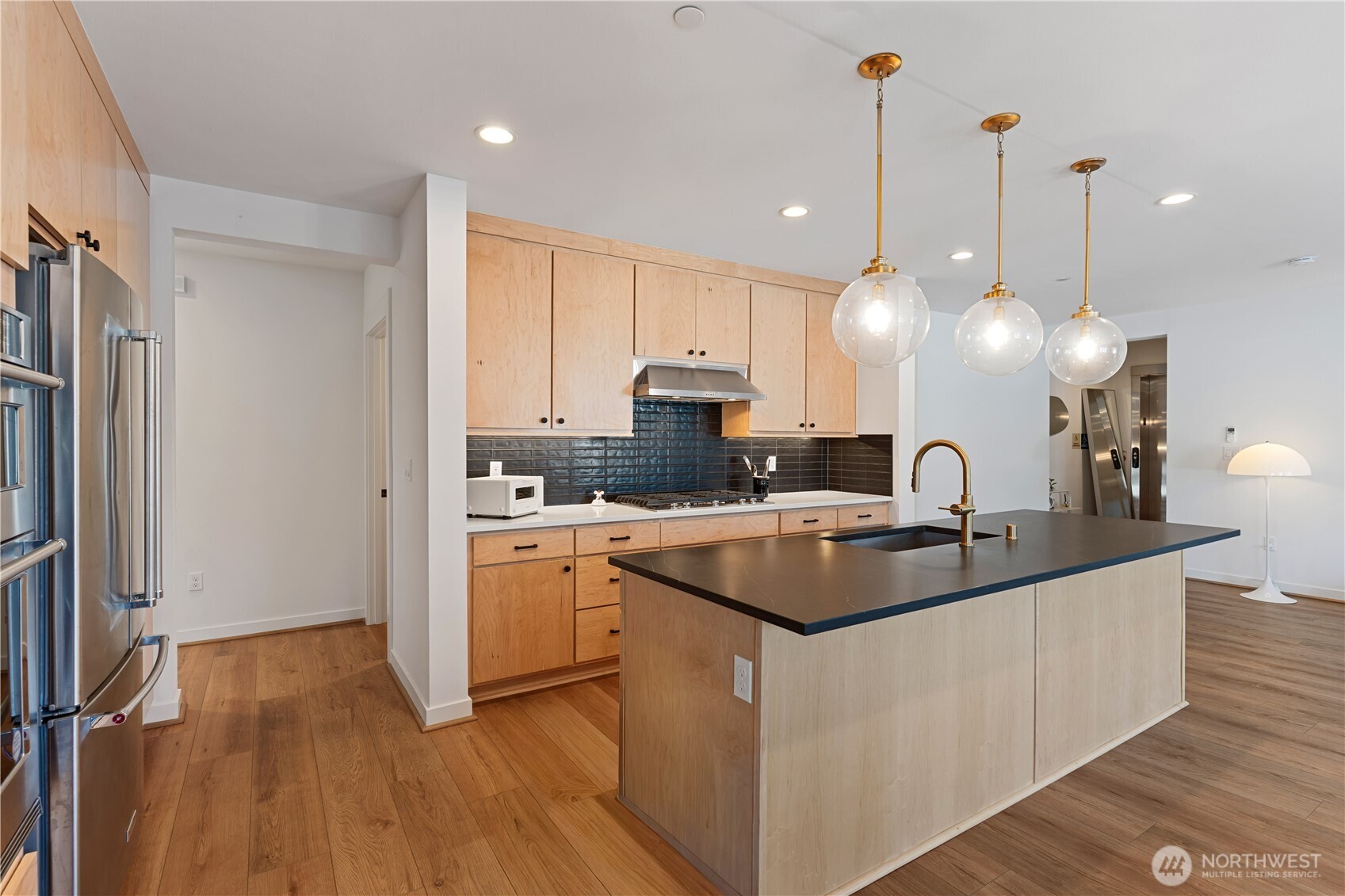 15538 NE 15th Place #301, Bellevue, WA 98007
