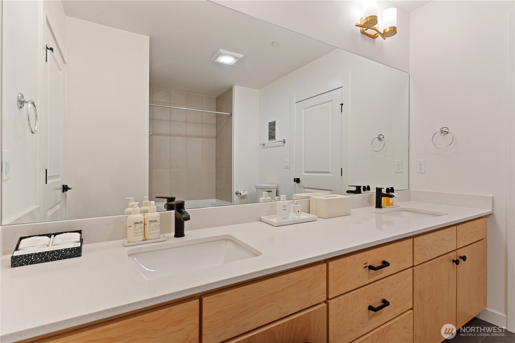 15538 NE 15th Place #301, Bellevue, WA 98007