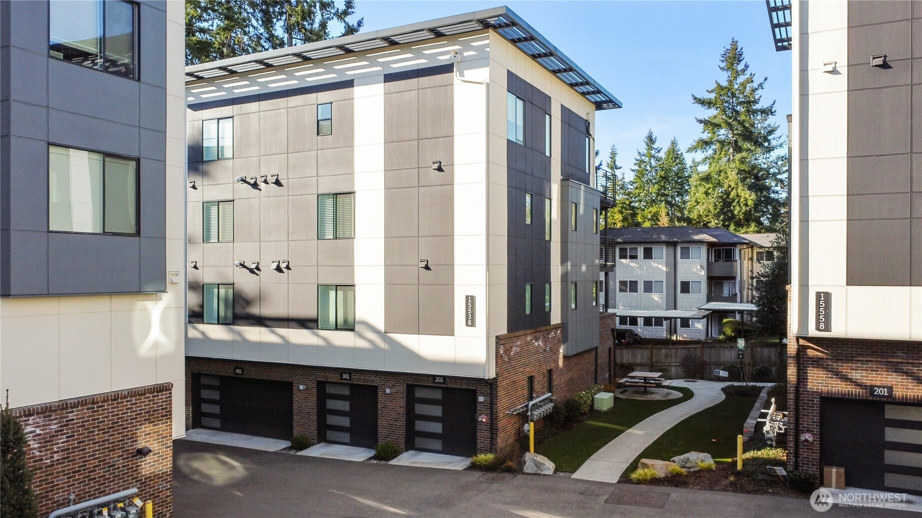 15538 NE 15th Place #301, Bellevue, WA 98007