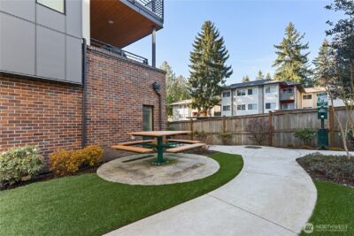 15538 NE 15th Place #301, Bellevue, WA 98007 - Photo 4