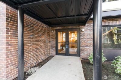 15538 NE 15th Place #301, Bellevue, WA 98007 - Photo 5