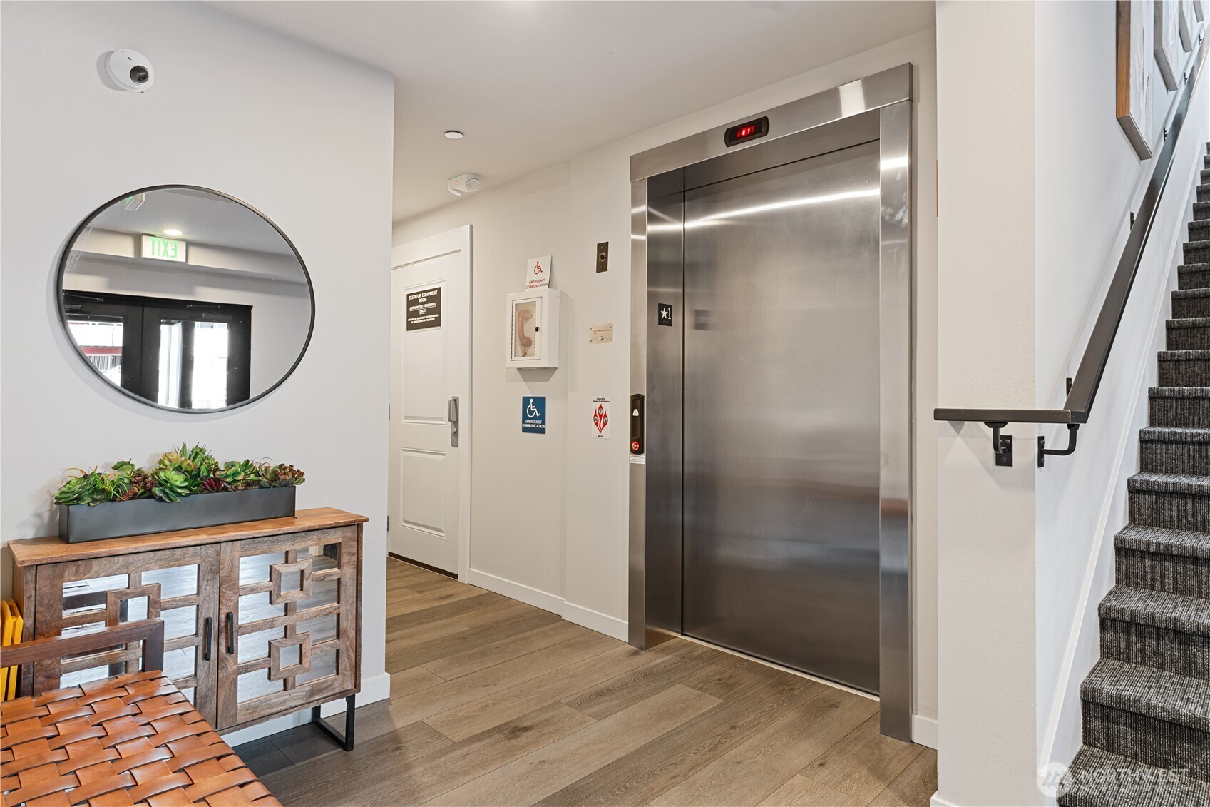 15538 NE 15th Place #301, Bellevue, WA 98007